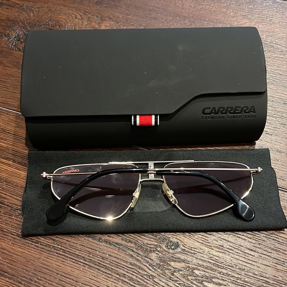 Carrera Sunglasses Pre Owned unique and very stylish with Case & cleaning cloth. - Picture 7 of 8
